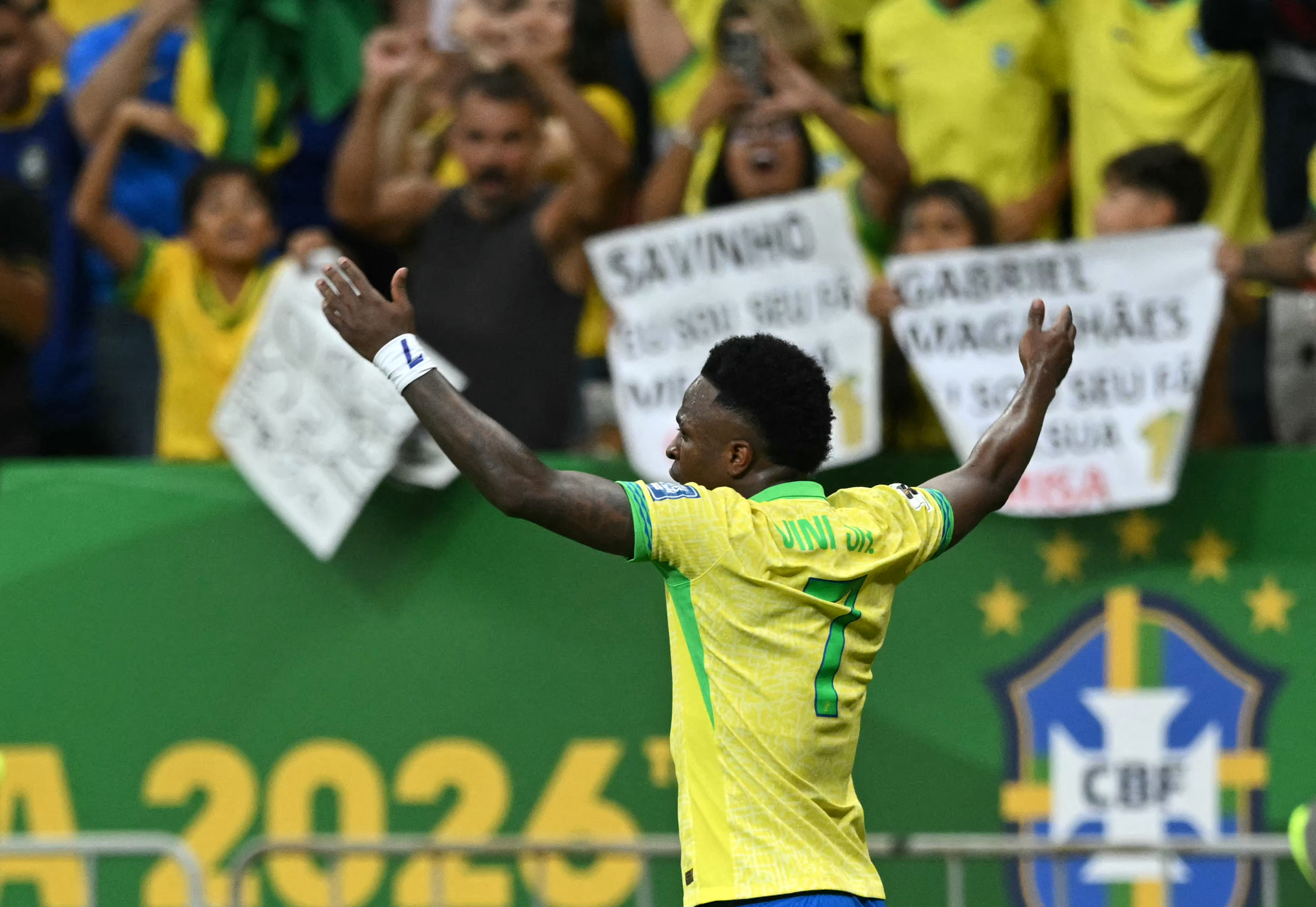 ¡Duro golpe! Brasil derrotó a Colombia con un gol en los últimos minutos: video