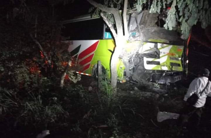 Accidente entre dos buses dejó más de 14 heridos en vía a Natagaima, en Tolima