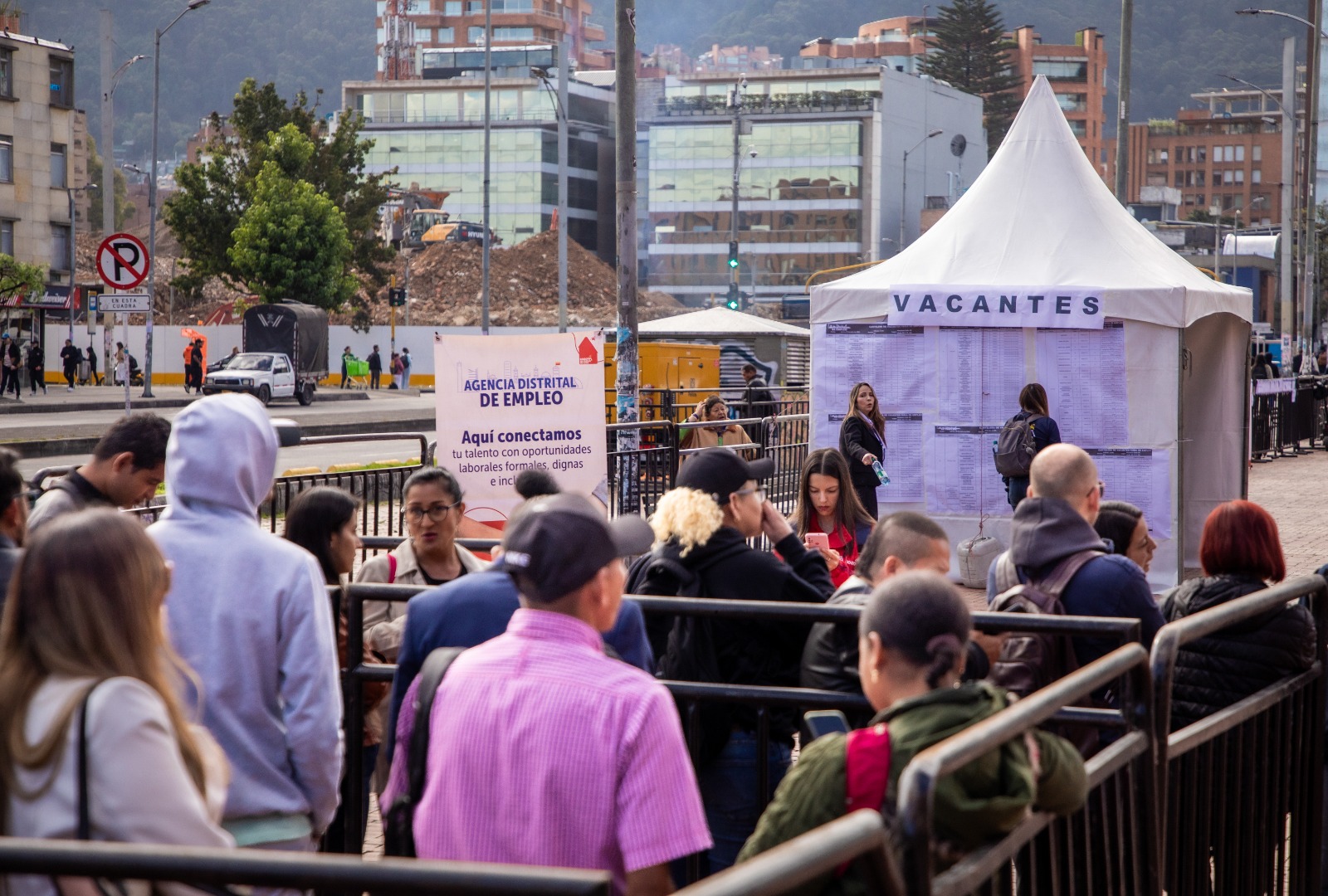 Marejada de empleo en Bogotá: 600 vacantes para todos los perfiles