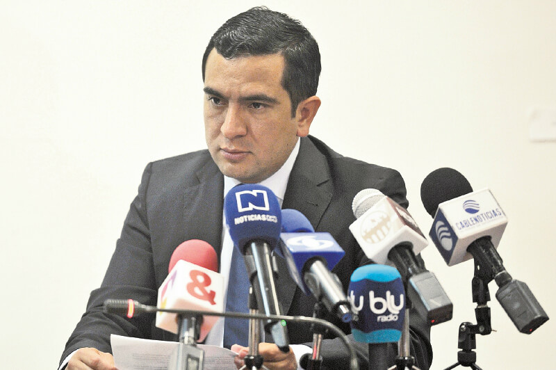Centro Democrático propone limitar la libertad de cátedra en colegios