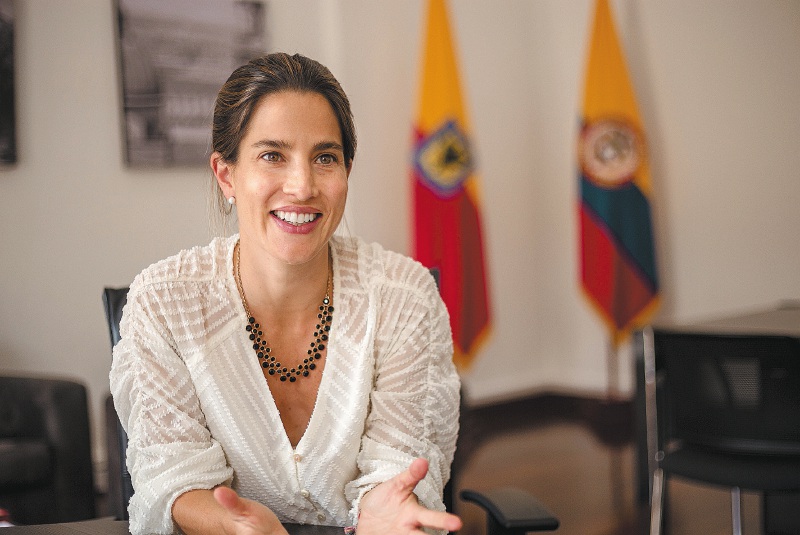 “Nacer mujer no es nacer cuidadora”: secretaria de la Mujer de Bogotá