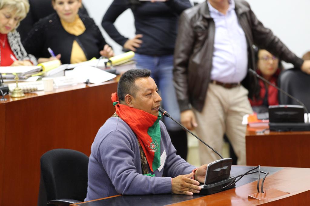Agarrón por presencia de mingueros en Comisión Primera de Cámara