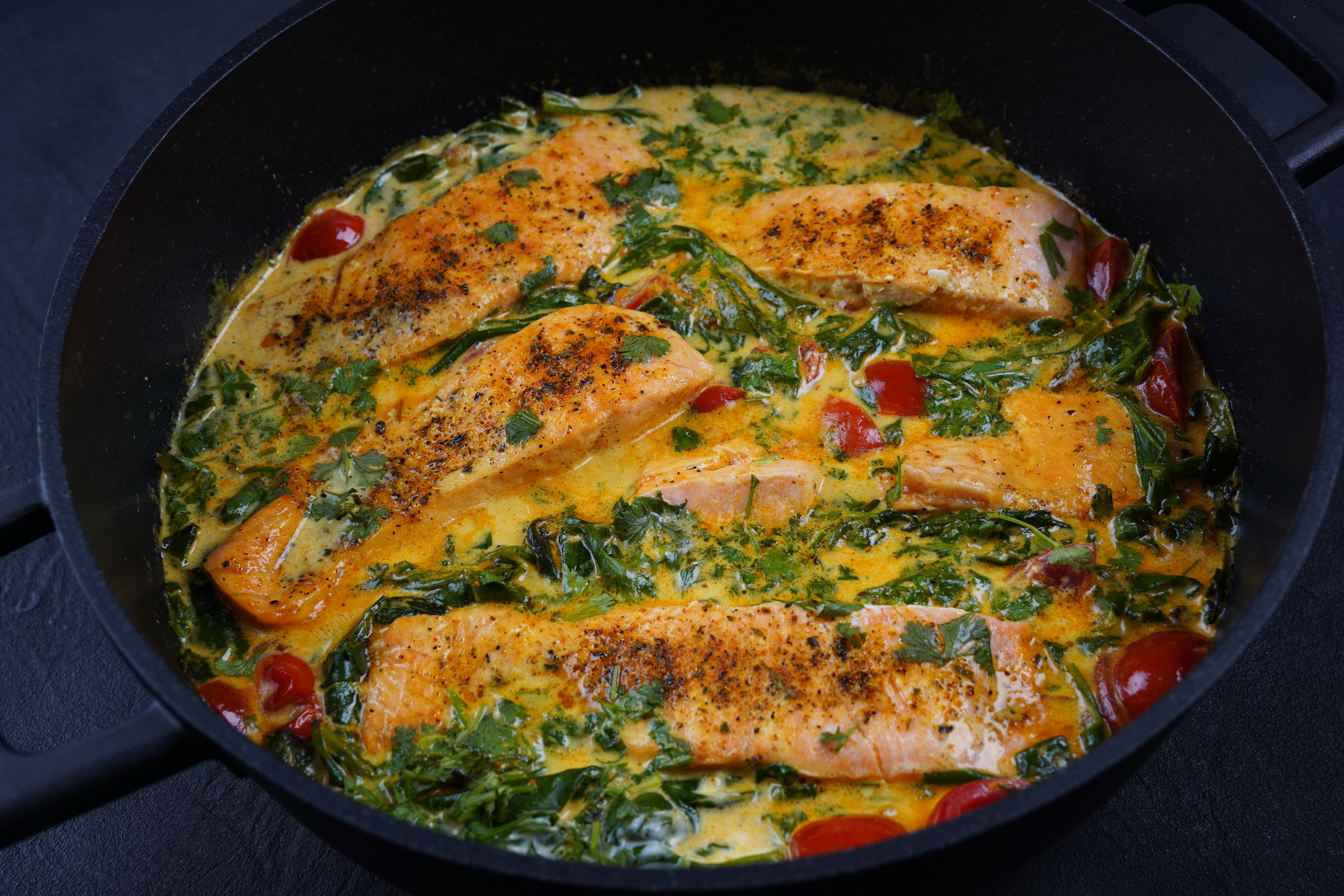 Ideal para cuatro personas: receta para hacer salmón toscana