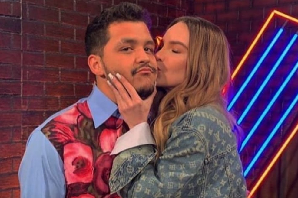 Belinda estaría desesperada haciéndole brujería a Nodal