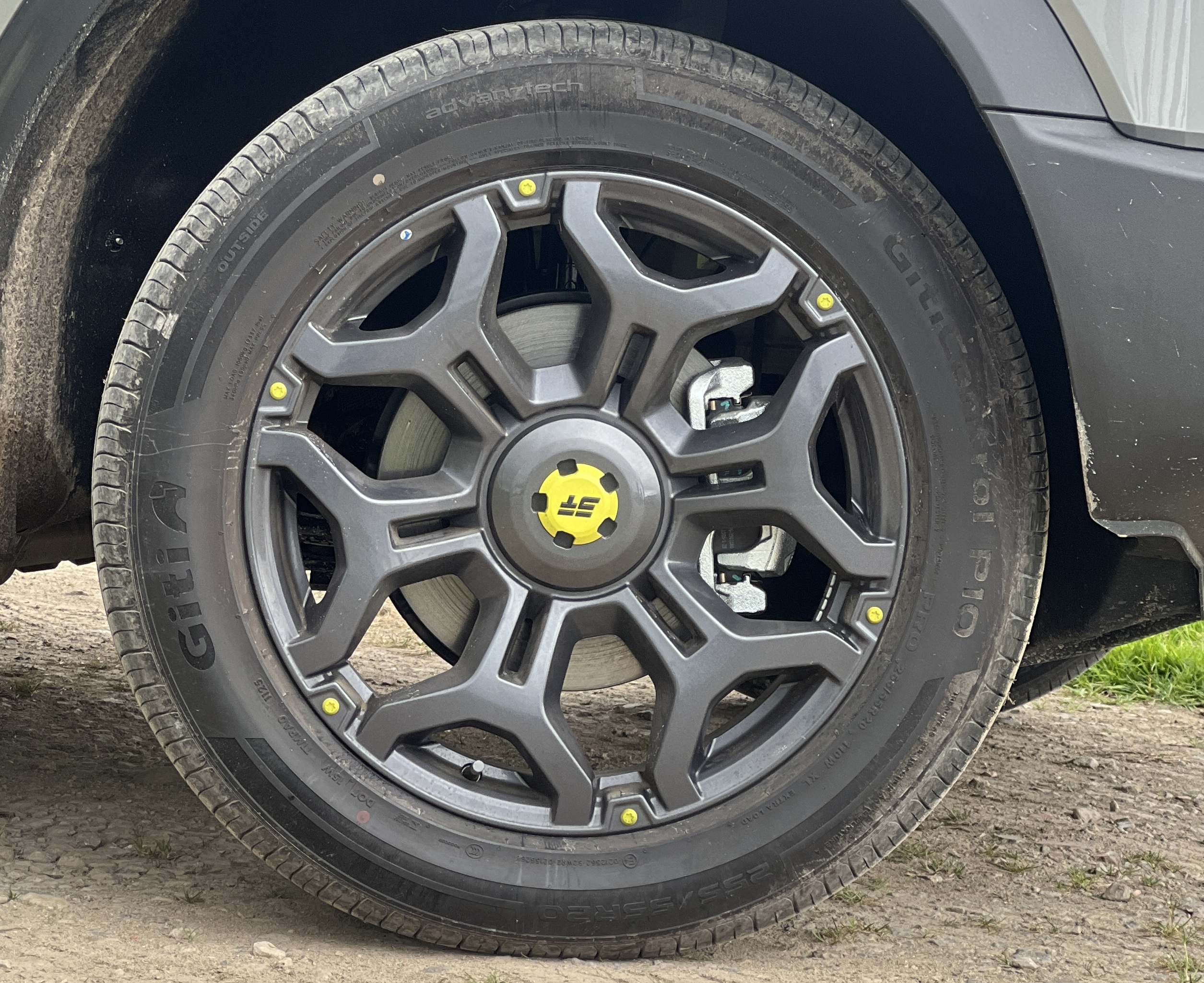 Jetour T2 es el nuevo híbrido enchufable de la marca china en Colombia.