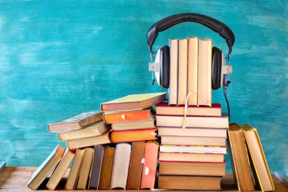 Letras por el oído: un texto sobre el valor de los audiolibros
