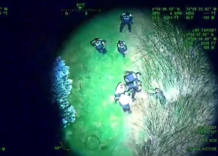 Persecución con helicóptero: delincuente se lanzó al río y luego pidió ayuda