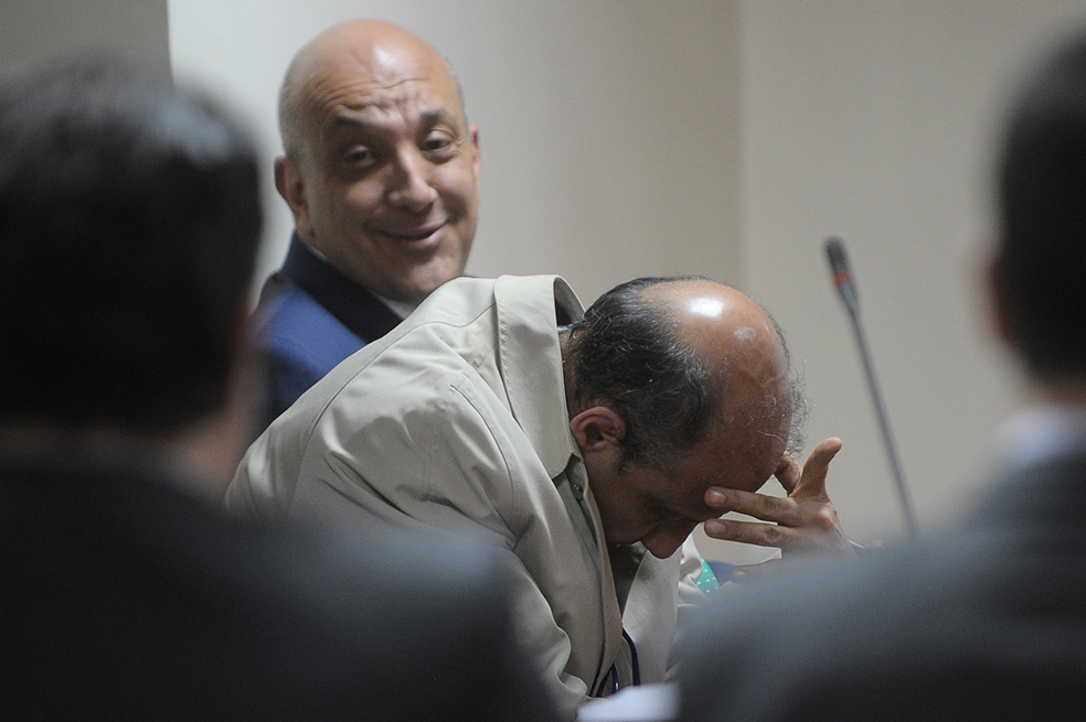 En libertad se defenderán cirujanos plásticos señalados de titulaciones falsas