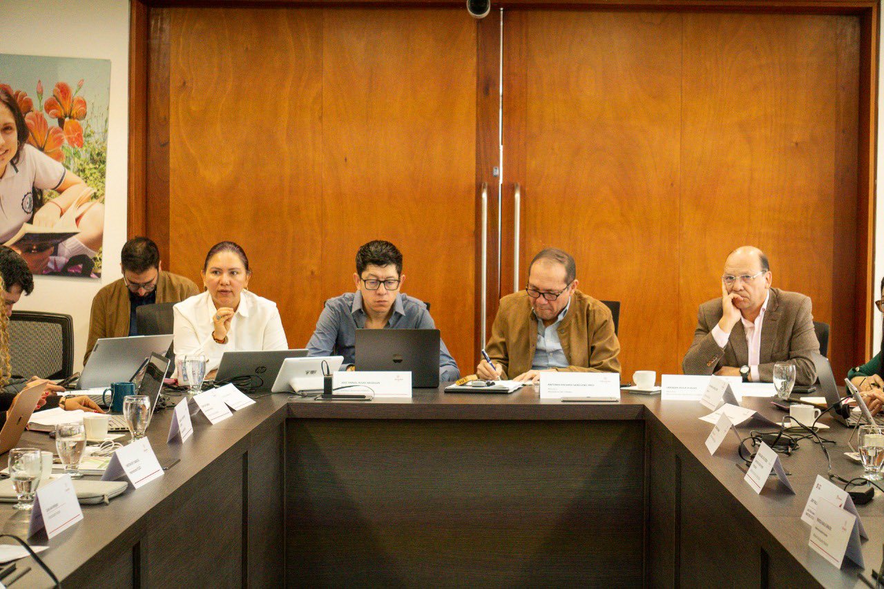 Mineducación da ultimátum a la Fiduprevisora ante fallas del sistema de salud de maestros