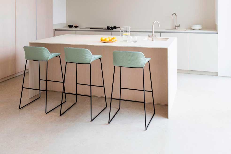 Tendencias de decoración en 2023: muebles sostenibles para tu hogar