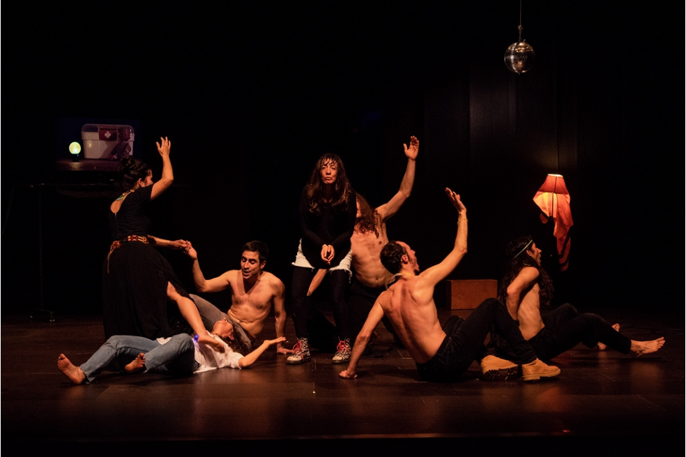 “Ir detrás de la máscara”, el teatro de vanguardia del Workcenter