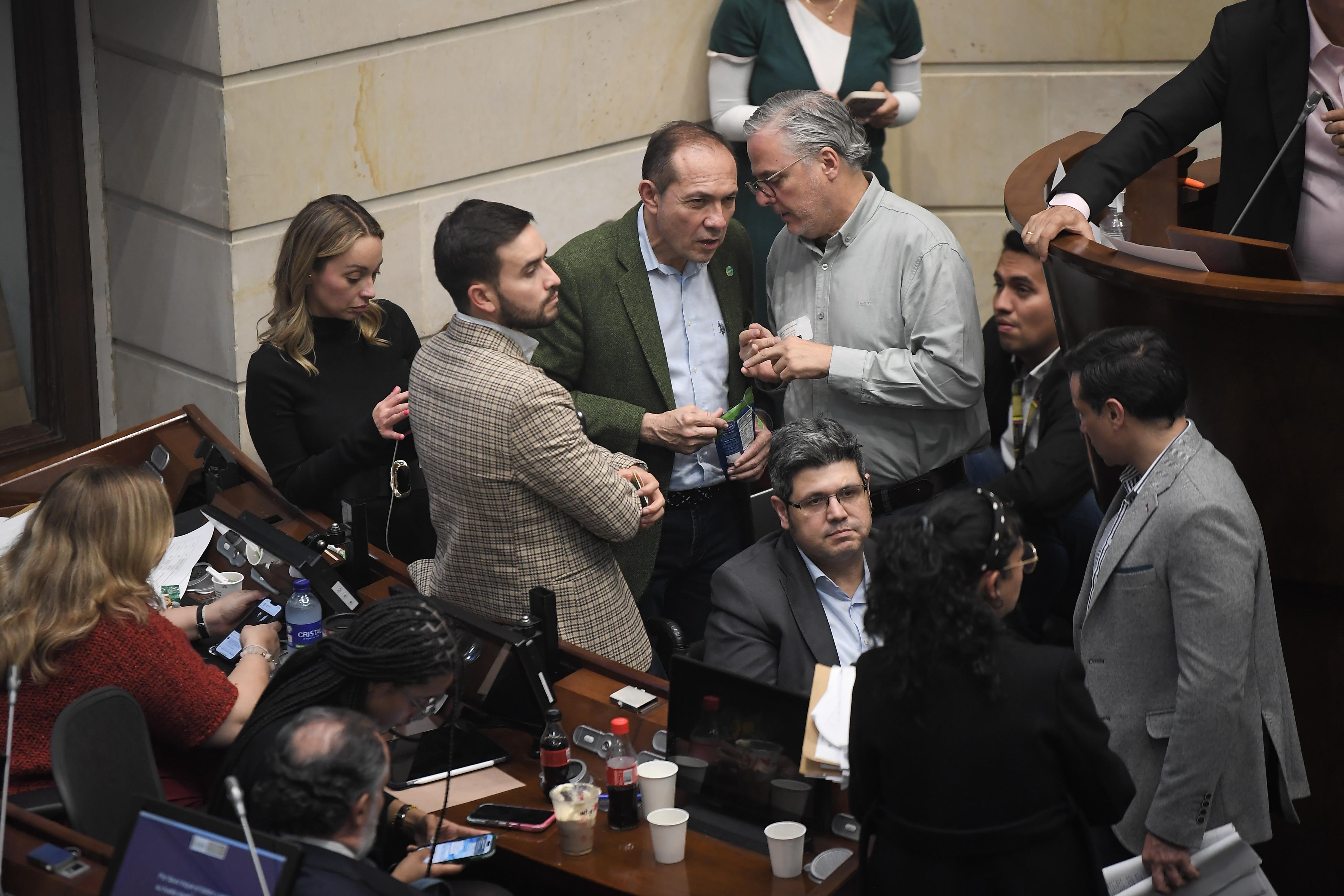 Reforma laboral: con 19 artículos por discutir, debate se aplaza hasta el lunes