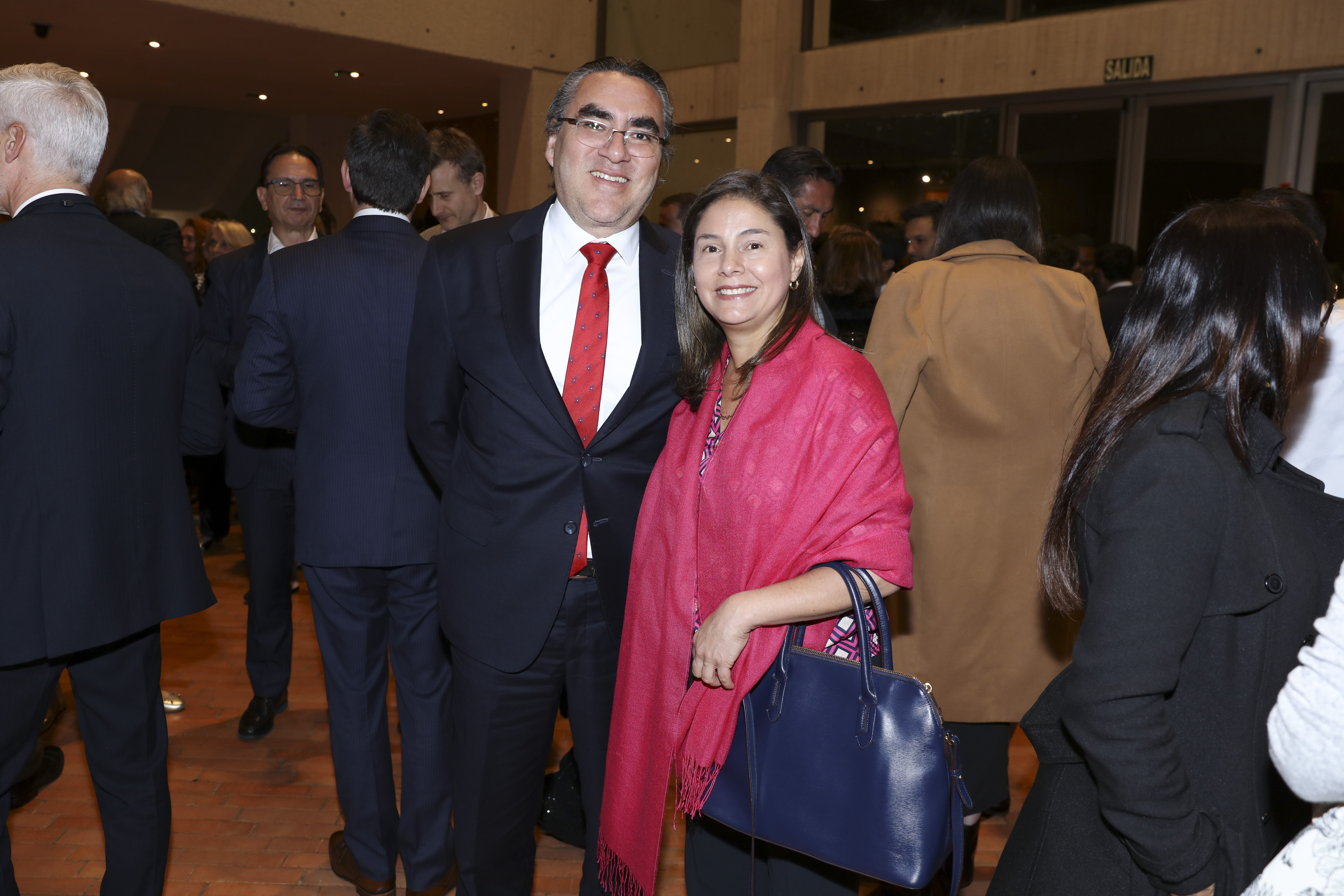Mariano López Encargado de Negocios de la Embajada del Perú en Colombia, Ana Beatriz Lopez Esposa