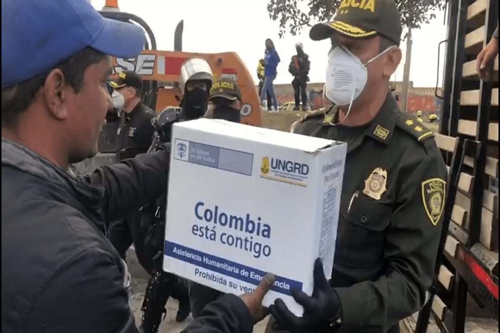 Policía y Esmad entregan mercados en Ciudad Bolívar, en el sur de Bogotá