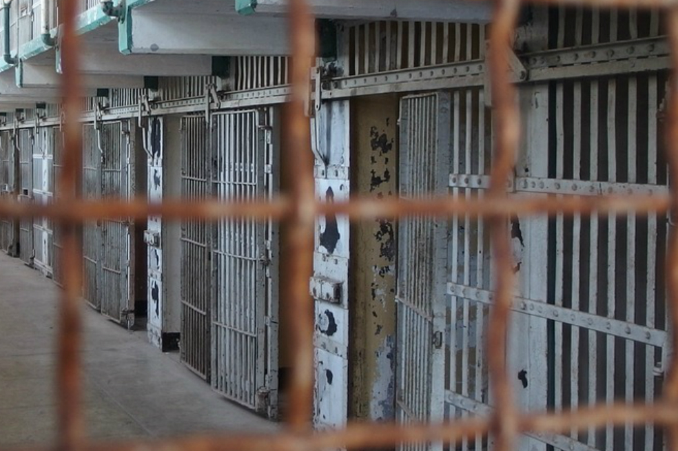 Condenan a siete años de cárcel a estudiante que fue a manifestación en Irán