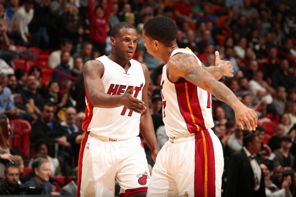 Dion Waiters y Rodney McGruder celebran el triunfo ante los Nets de Brooklyn. Foto: AFP