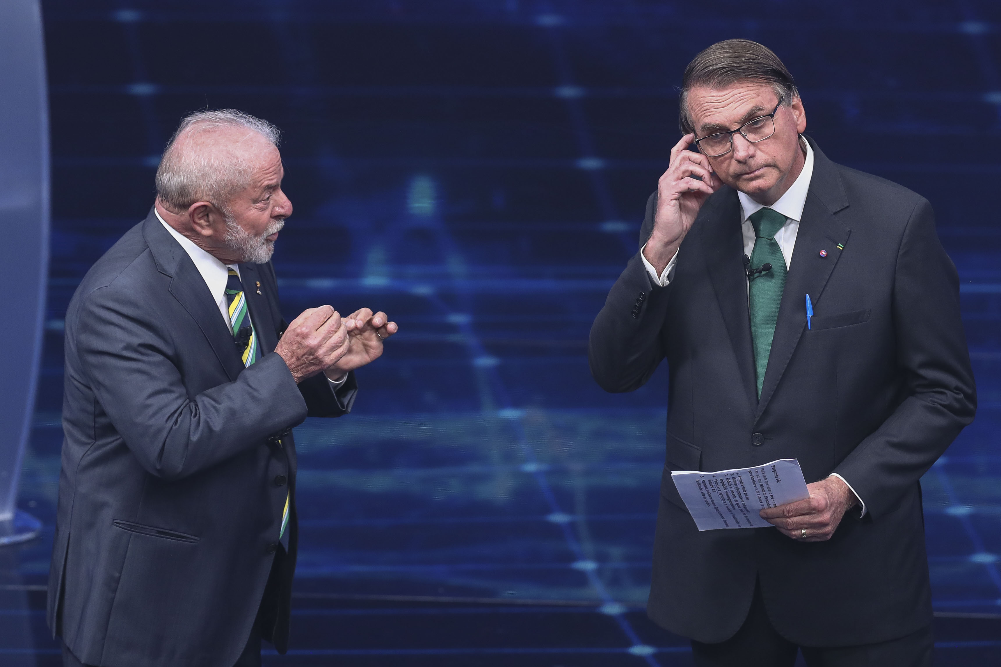 Lula y Bolsonaro llevan a cabo “una guerra religiosa” por la Presidencia de Brasil