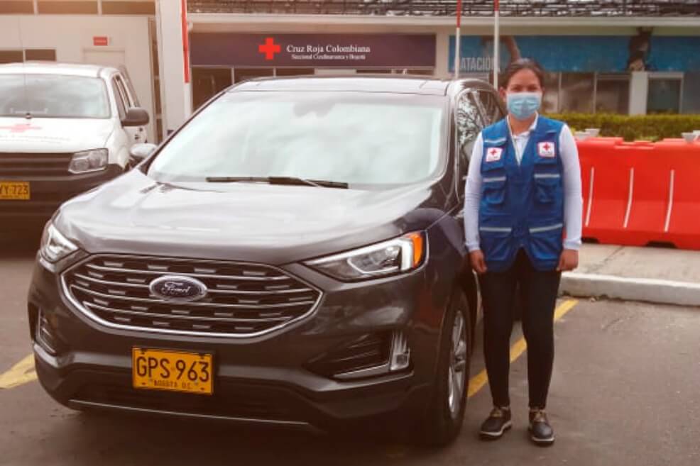 Varias firmas de vehículos se unen contra el coronavirus y entregan carros a la Cruz Roja