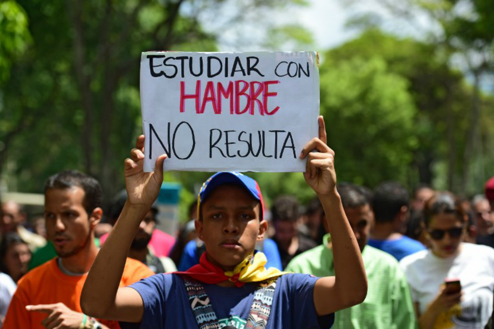 Militares toman mercados de Venezuela en «guerra» contra los precios