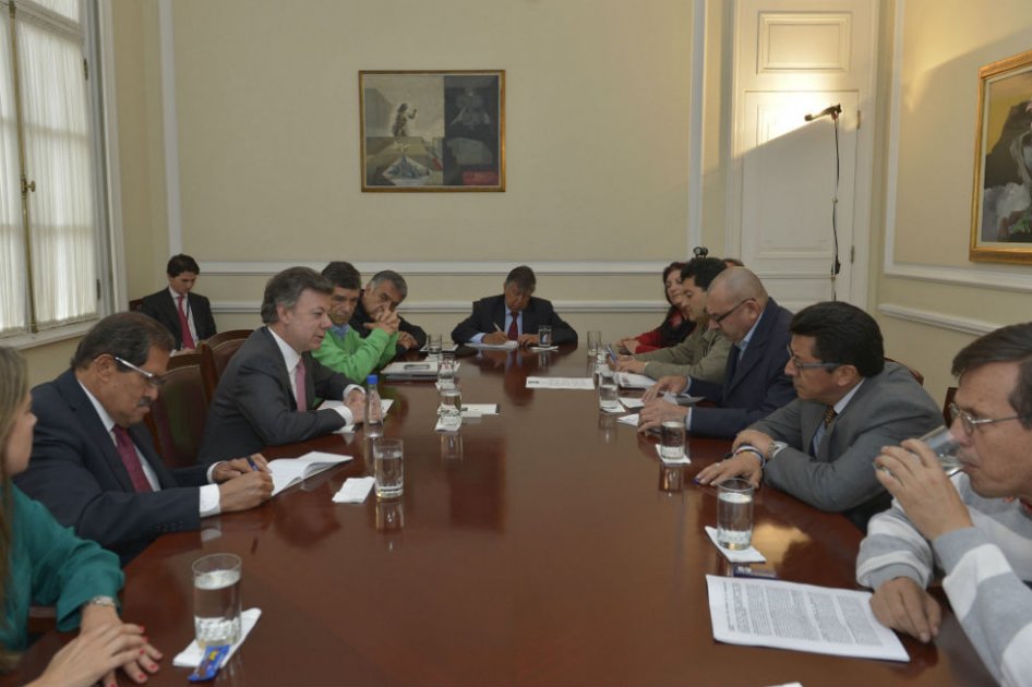 Centrales obreras expresaron apoyo a Santos en la terminación del conflicto