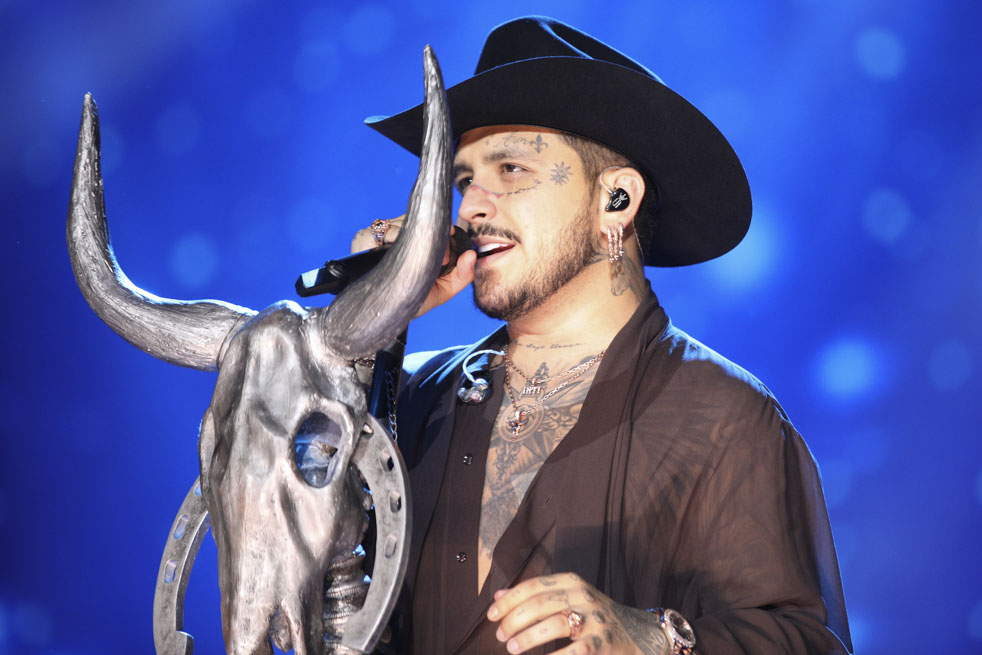 Christian Nodal, Pipe Bueno y Mujeres a la Plancha brillaron en Bogotá