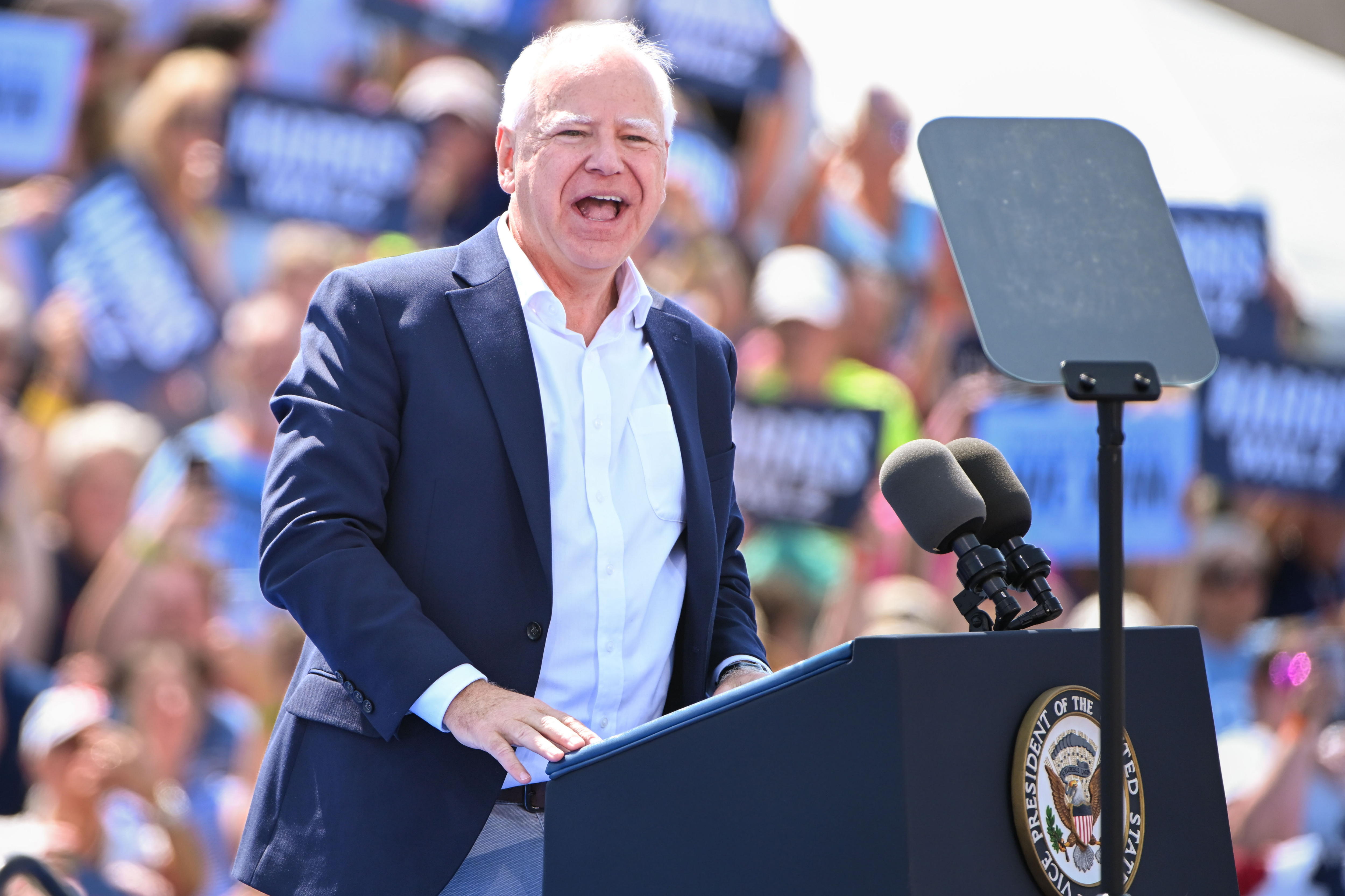 ¿Trump elogió a Walz en 2020 tras protestas por George Floyd? Esto reveló un audio