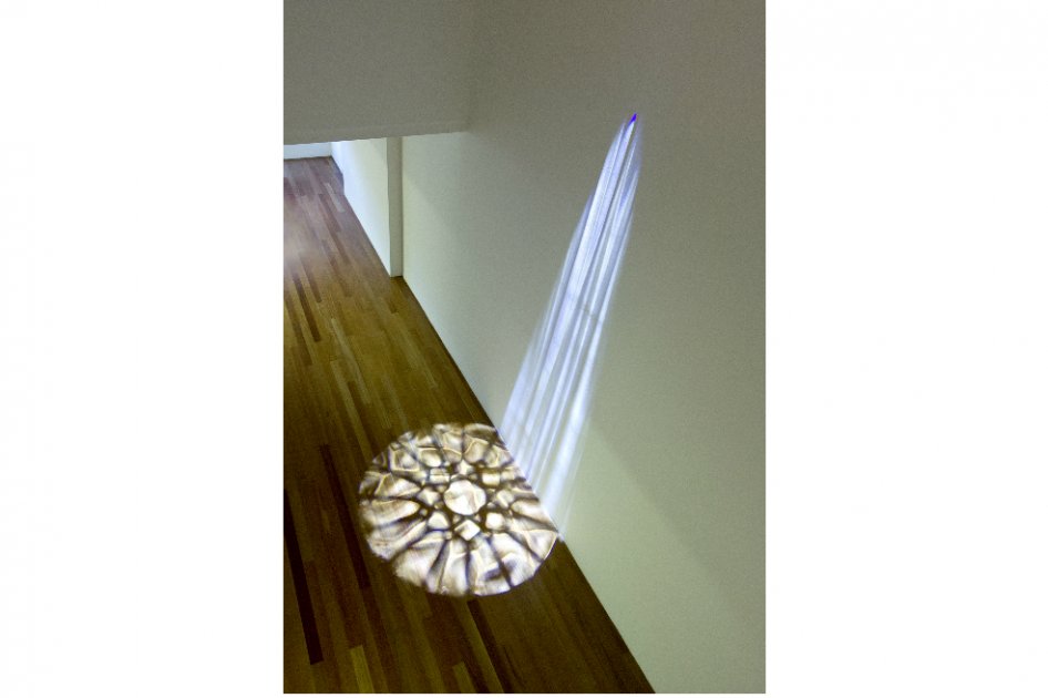 “Un día es toda la vida”, una experiencia con la inmaterialidad de la luz