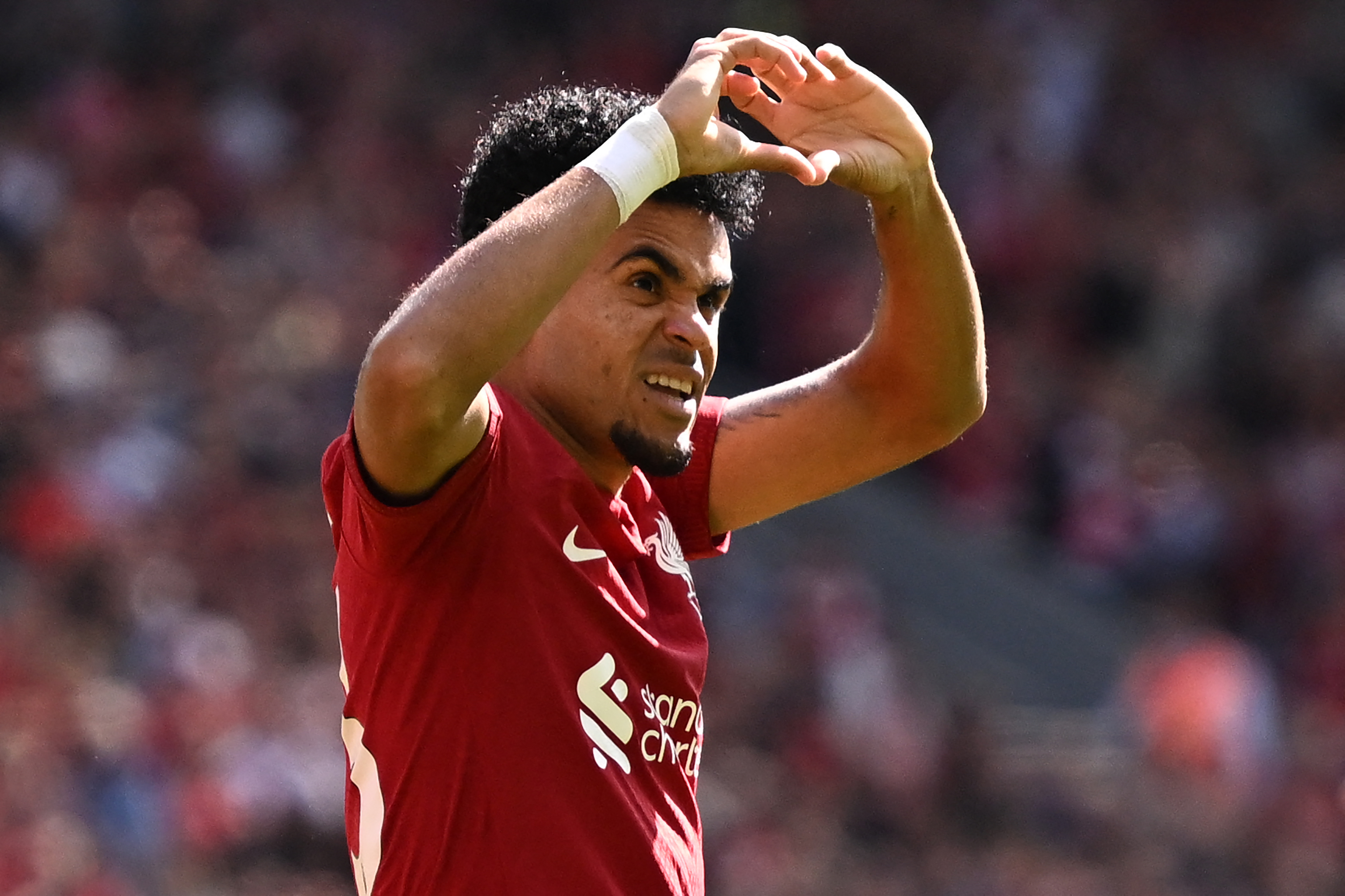 ¡Goleada en Anfield! Luis Díaz marcó doblete con el Liverpool