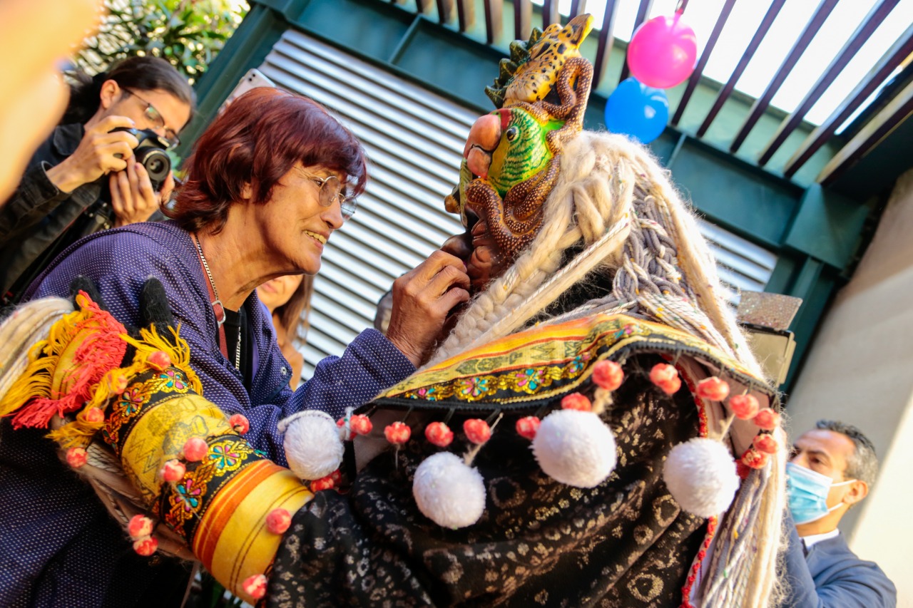 La bienvenida a Patricia Ariza: tambores, danza y propuestas