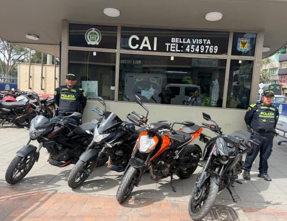 Las motocicletas recuperadas tenían reportes de hurto en distintos puntos de Bogotá y fueron halladas en el barrio Las Palmitas, en Kennedy.