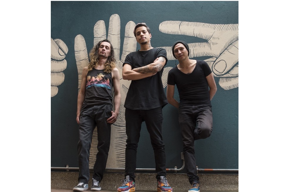 25Nombres: una banda que se adapta al concepto digital