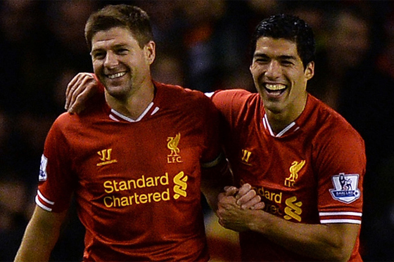 Luis Suárez se reencuentra en Liverpool con sus excompañeros y se despide del club