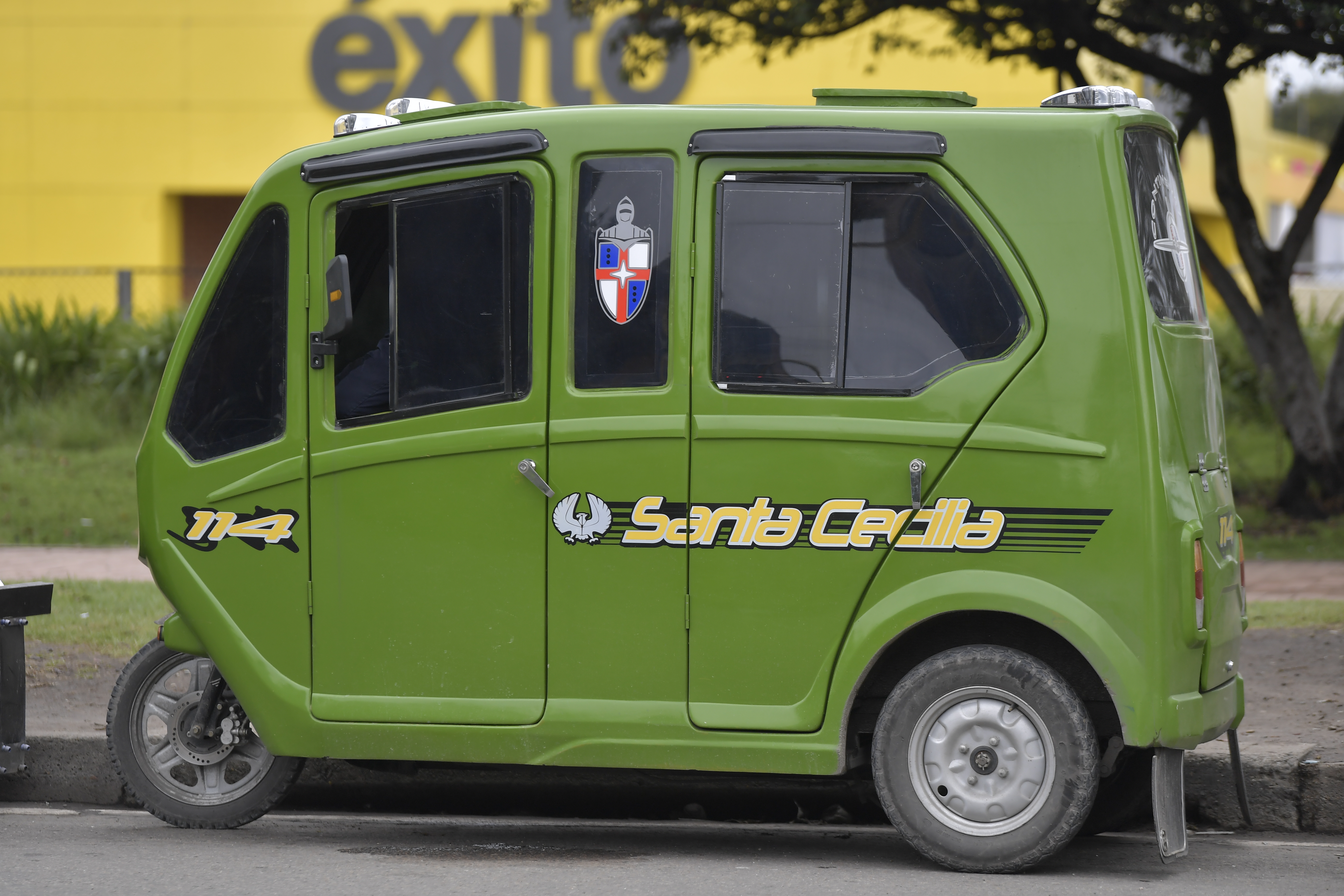 Bicitaxistas en Bogotá
