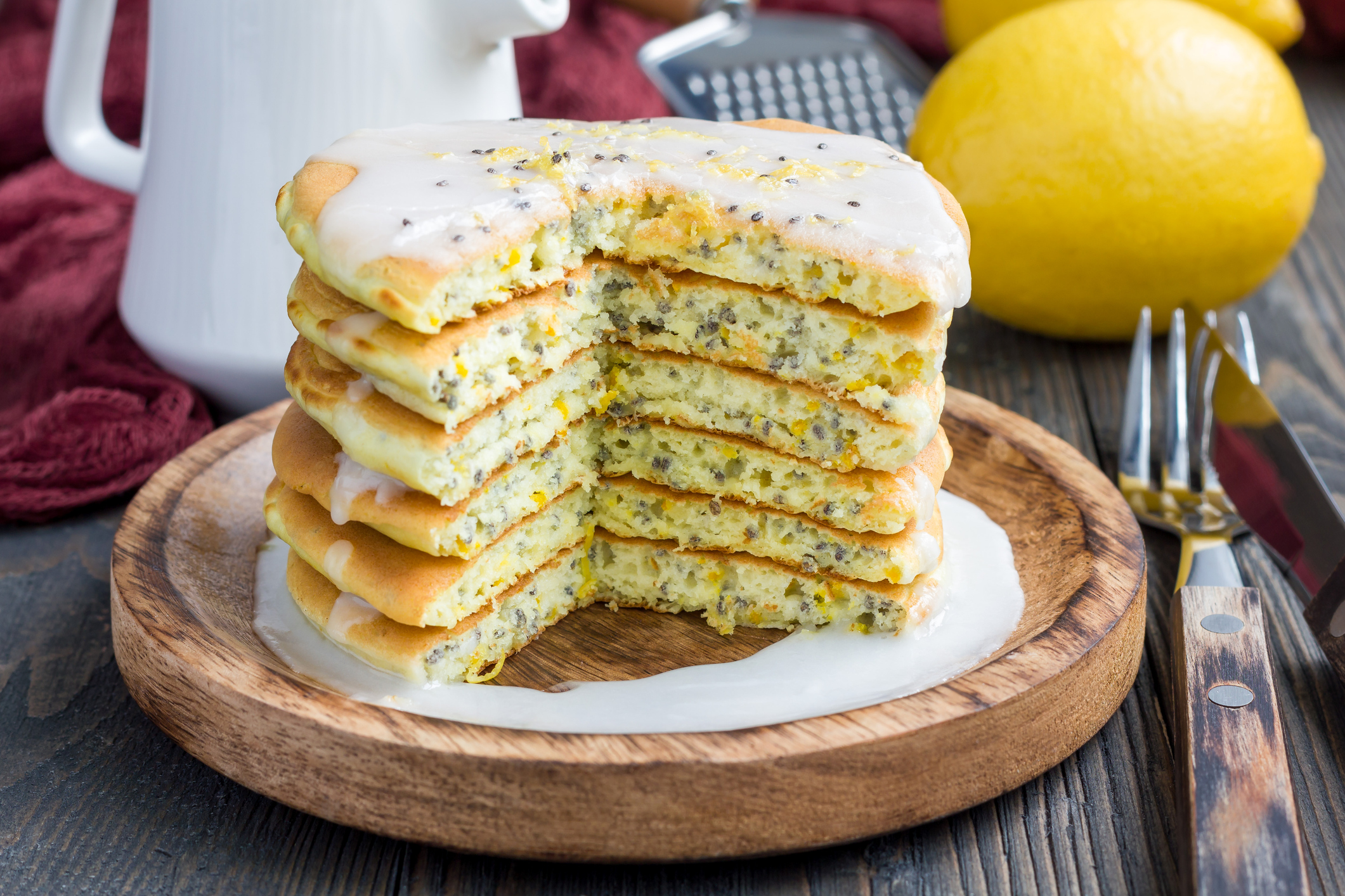 “Pancakes” de yogur griego, limón y amapola: receta fácil y saludable