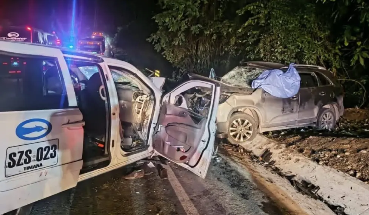Accidente entre bus y camioneta dejó tres muertos y 12 heridos en vía de Huila