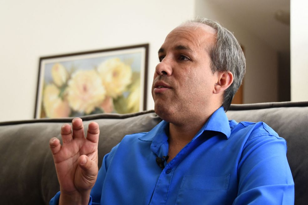 Elecciones en Brasil: de intérprete de señas de Bolsonaro a candidato a diputado