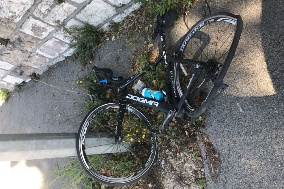 Ciclista Chris Froome fue atropellado por vehículo mientras entrenaba