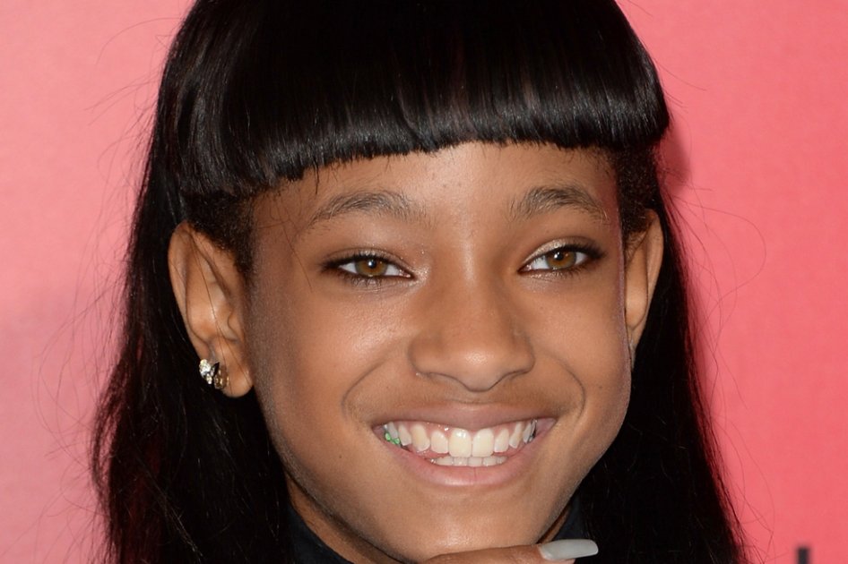 Hija de Will Smith desata polémica por ‘compartir’ la cama con un actor siete años mayor