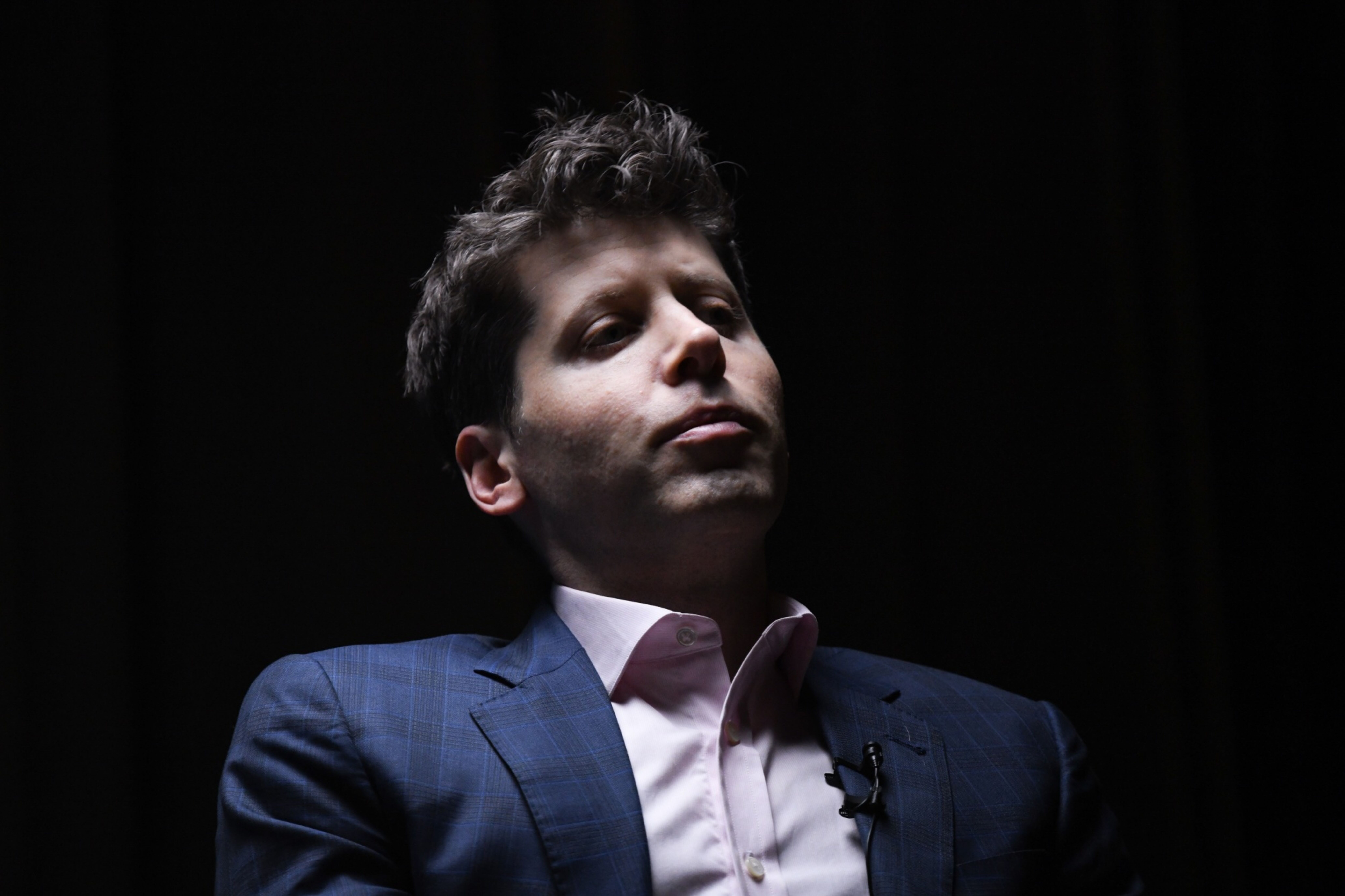 La caída de Ícaro: Sam Altman, de gurú en IA a ser expulsado de su propia empresa