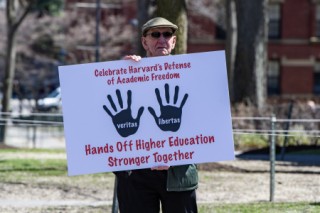La batalla de Harvard por las libertades