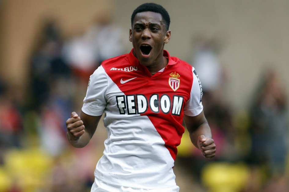 Anthony Martial viaja a Inglaterra a firmar con el Manchester United