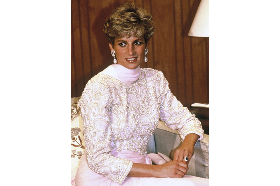Subastan cartas de Lady Di donde habla de su divorcio con el Rey Carlos III