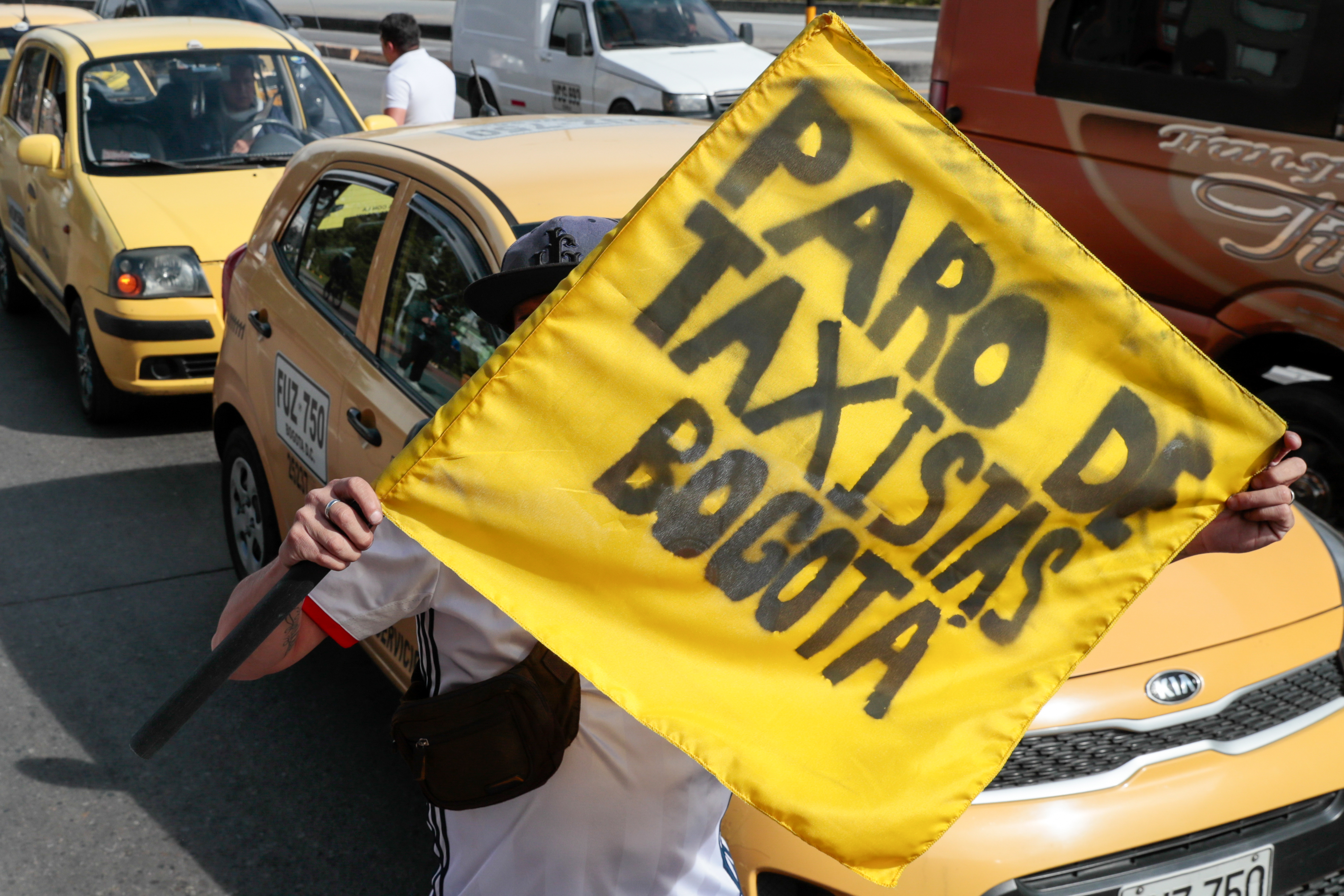 Opinión: A las malas y con amenazas, el taxismo no logrará nada