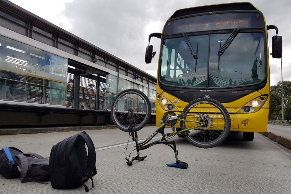 Guardas de seguridad de Transmilenio protagonizaron bloqueos en la calle 26