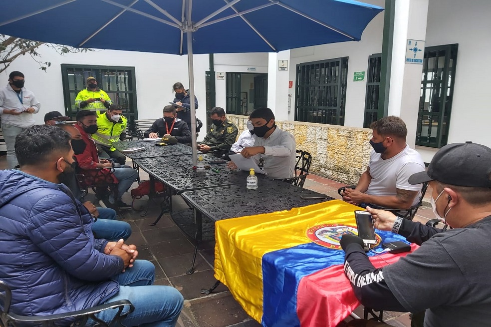 Alcalde de Suba se reúne con comerciantes, tras protestas por medidas de la “nueva realidad”