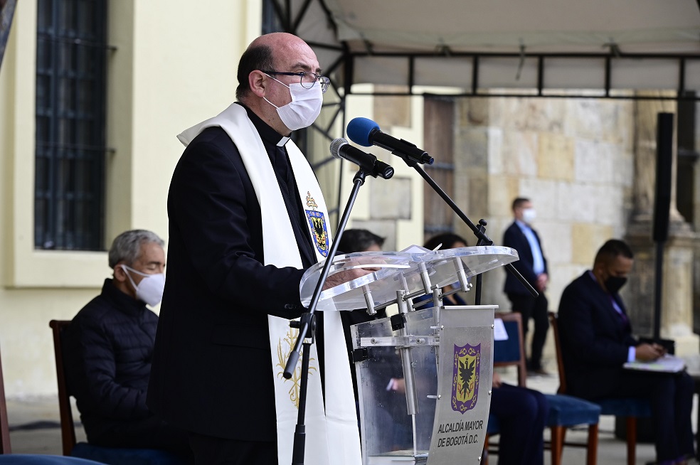 Monseñor en el evento de perdón y reconciliación en Bogotá.