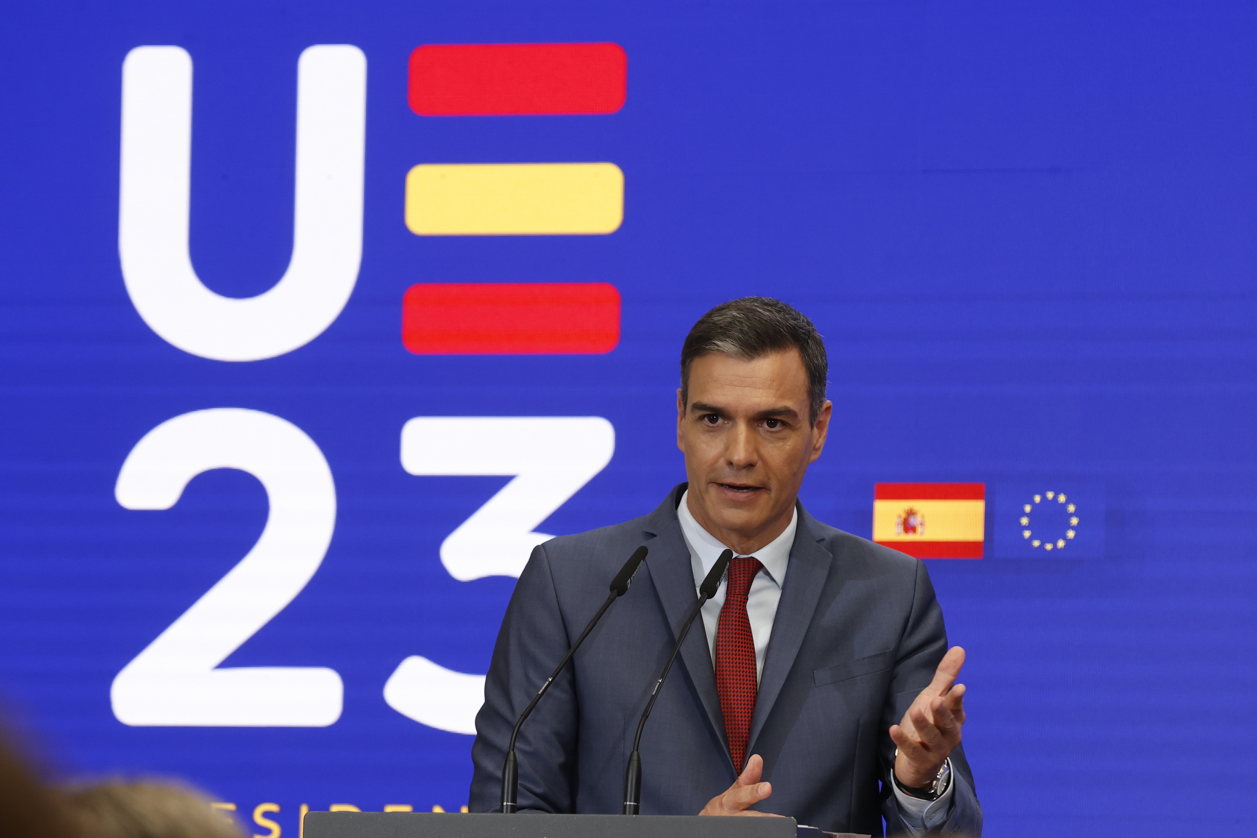 MADRID, 15/06/2023.- El presidente del Gobierno, Pedro Sánchez, presenta las prioridades de la Presidencia española del Consejo de la UE que comenzará el próximo 1 de julio, este jueves en el Palacio de la Moncloa. EFE/ Juan Carlos Hidalgo