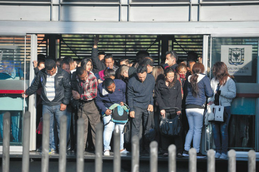 Puertas abiertas de Transmilenio: trampa mortal