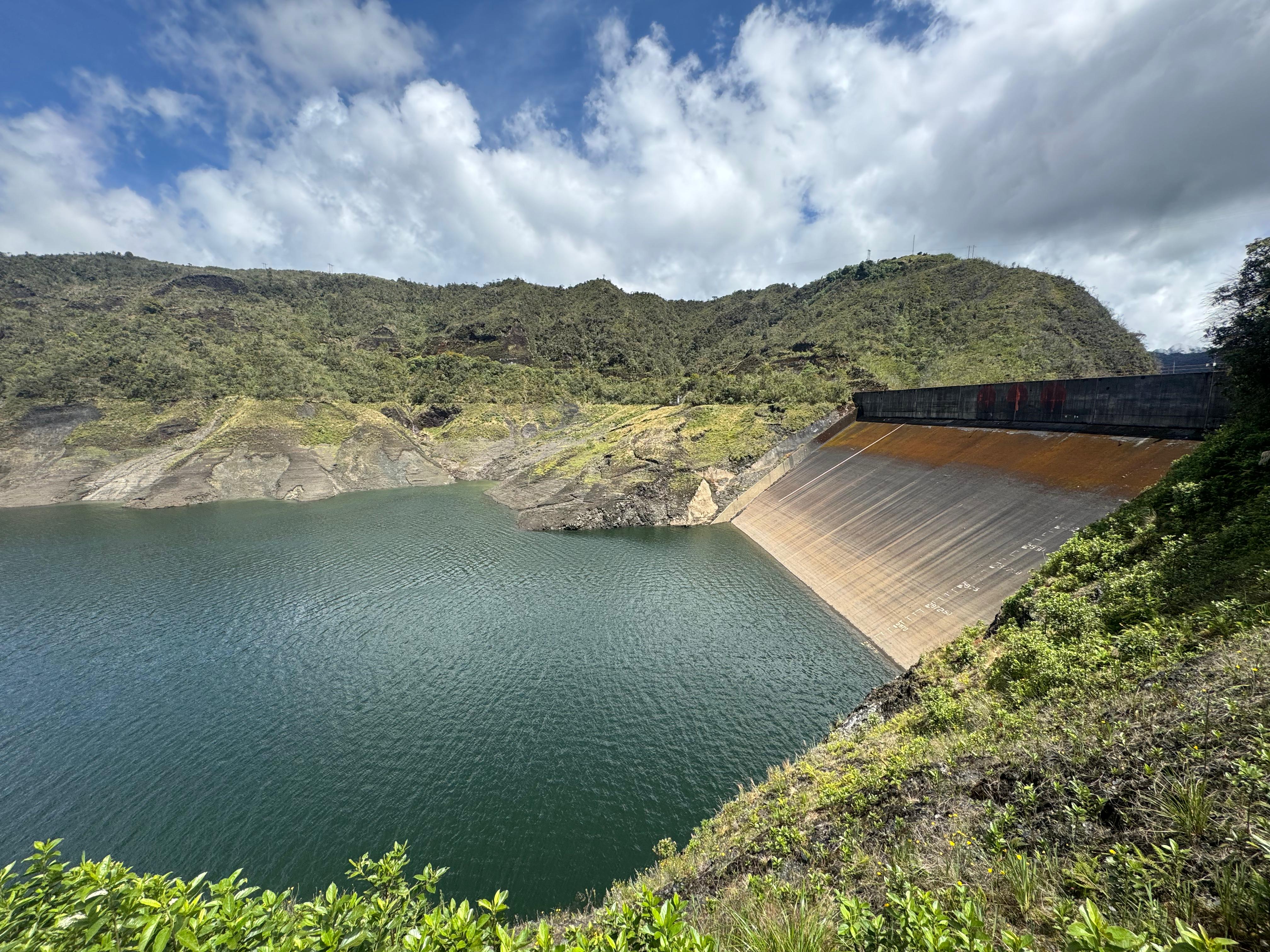 Galán visitó el embalse de Chuza y evidenció la sequía: está en 33%