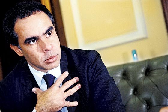Rechiflas a Santos son de 20 ó 30 gatos: senador Armando Benedetti